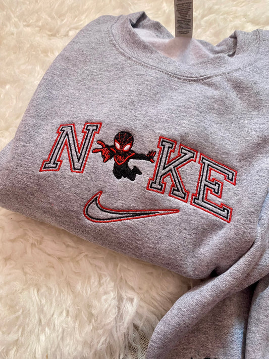 Black spider crewneck